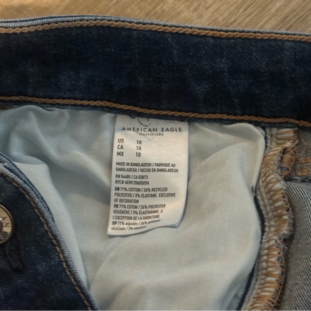 American Eagle High rise shortieNext level Stretch Dark Blue Rolled Denim Shorts - Picture 4 of 5